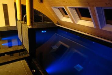 ホテル Hôtel Lecoq Gadby, The Originals Relais