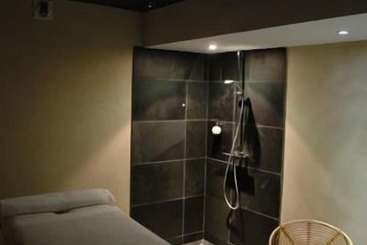 ホテル Hôtel Lecoq Gadby, The Originals Relais