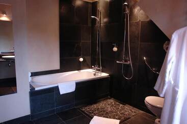 ホテル Hôtel Lecoq Gadby, The Originals Relais