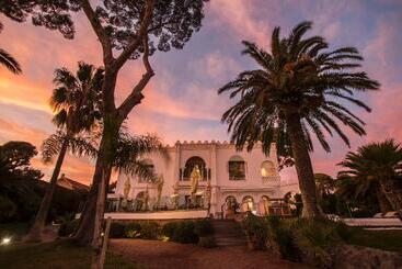 هتل La Villa Mauresque