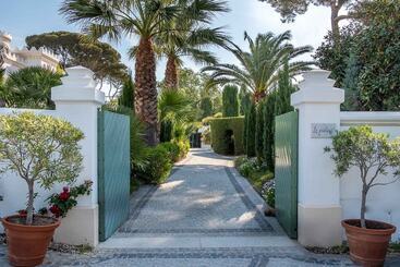 هتل La Villa Mauresque