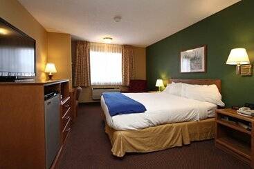 בית מלון כפרי New Victorian Inn & Suites Kearney