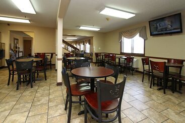 בית מלון כפרי New Victorian Inn & Suites Kearney