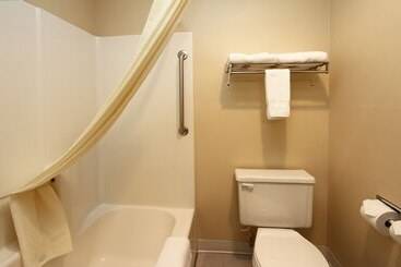 בית מלון כפרי New Victorian Inn & Suites Kearney