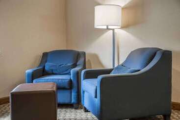 هتل Quality Inn & Suites