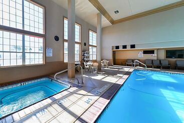هتل Quality Inn & Suites