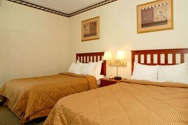 Crescent Hotel Long Island City