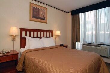 Crescent Hotel Long Island City