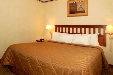 Crescent Hotel Long Island City