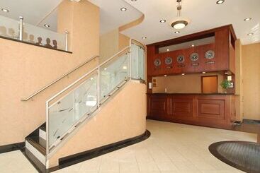 Crescent Hotel Long Island City