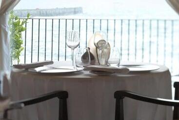 هتل Relais & Chateaux Le Brittany & Spa