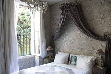 هتل Villa Rivoli