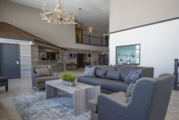 هتل Whitewater Inn