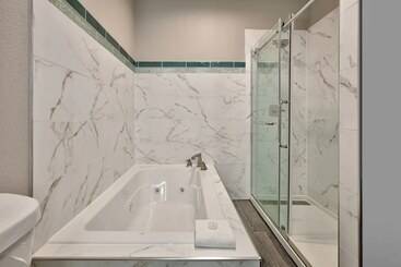 هتل Wingate By Wyndham Biloxi   Ocean Springs