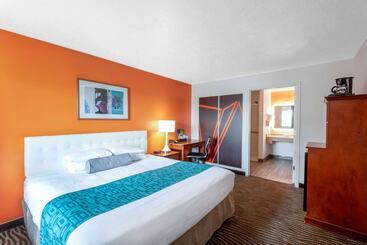 Howard Johnson By Wyndham St. George Hotel & Suites