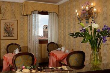 تختخواب و صبحانه Palazzo Bembo Exclusive Accommodation