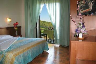 هتل Albergo Boomerang