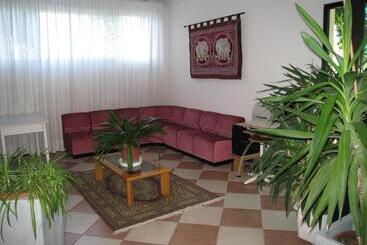 هتل Albergo Boomerang