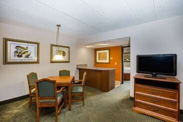 هتل Americinn By Wyndham Omaha