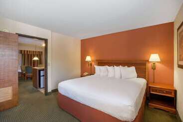هتل Americinn By Wyndham Omaha