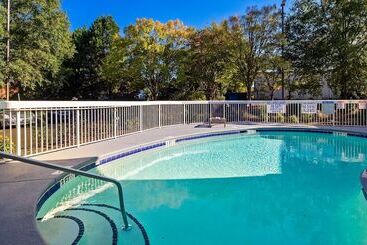 هتل Best Western Plus Lexington Inn