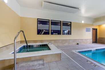 هتل Comfort Inn