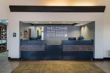 هتل Comfort Inn & Suites