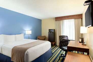 هتل Days Inn By Wyndham Fargo