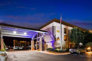 هتل Days Inn By Wyndham Laurel Ms