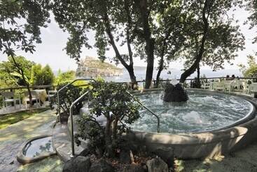 هتل Giardino Delle Ninfe E La Fenice