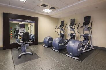 هتل Hampton Inn And Suites Camarillo