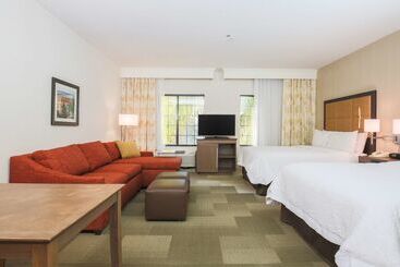 هتل Hampton Inn And Suites Camarillo