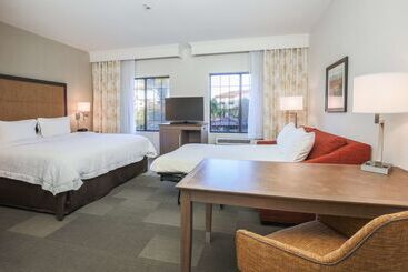 هتل Hampton Inn And Suites Camarillo