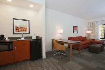 هتل Hampton Inn And Suites Camarillo