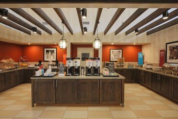 هتل Hampton Inn And Suites Camarillo