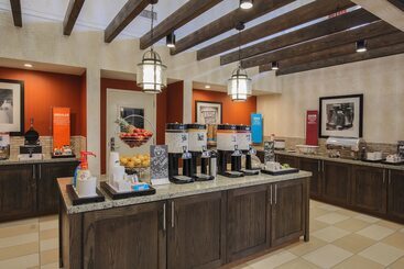 هتل Hampton Inn And Suites Camarillo
