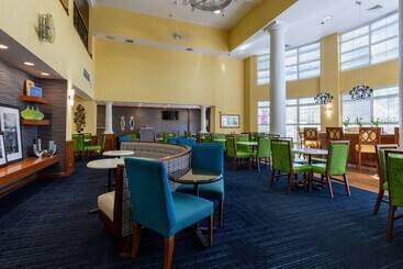 هتل Hampton Inn & Suites Jacksonville Deerwood Park
