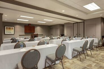 هتل Hampton Inn & Suites Montgomery Eastchase