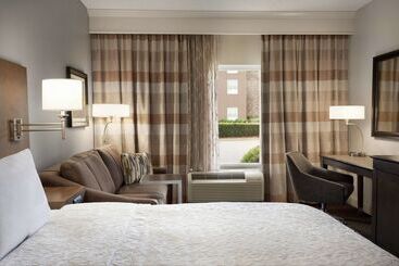هتل Hampton Inn & Suites Montgomery Eastchase
