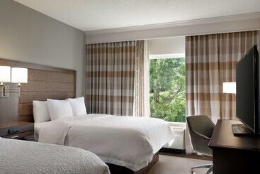 هتل Hampton Inn & Suites Montgomery Eastchase