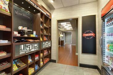 هتل Hampton Inn & Suites Montgomery Eastchase