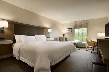 هتل Hampton Inn & Suites Newport/middletown