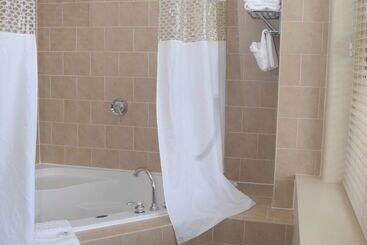 هتل Hampton Inn & Suites Ogden