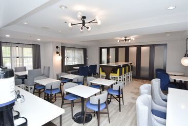 هتل Hampton Inn Auburn
