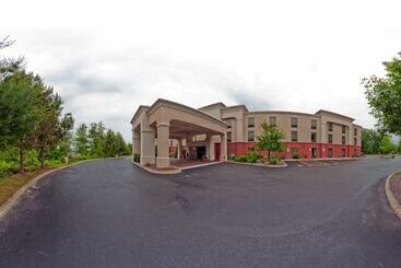 هتل Hampton Inn Auburn