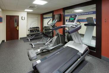 هتل Hampton Inn Auburn