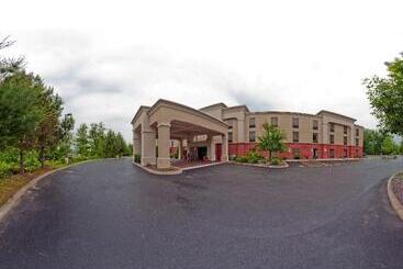 هتل Hampton Inn Auburn