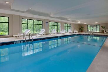 هتل Hampton Inn Auburn