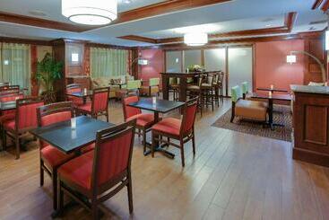 هتل Hampton Inn Auburn