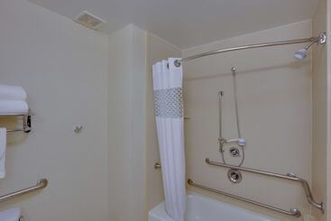 هتل Hampton Inn Auburn